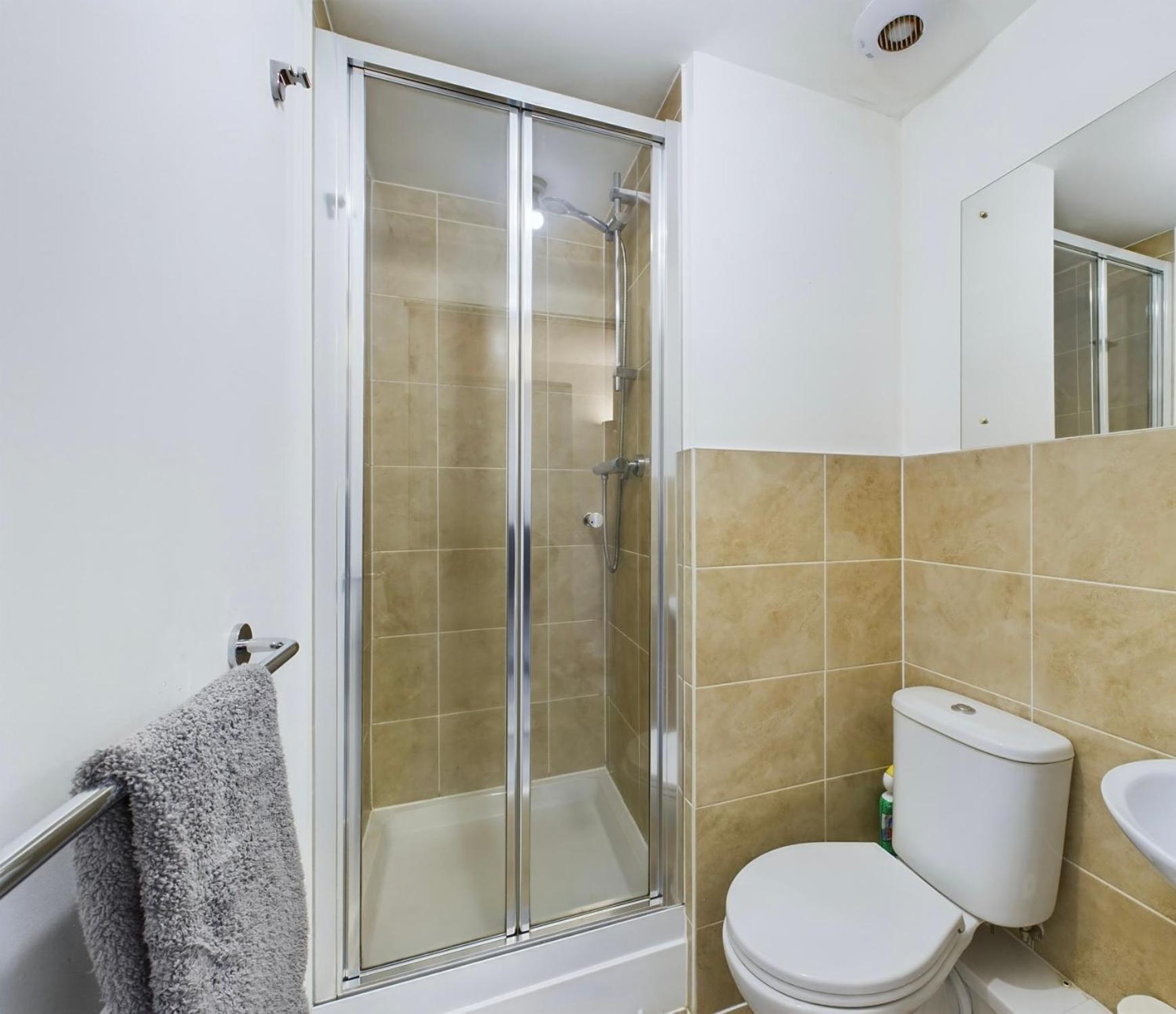 Modern 2 Bed City Apartment With Private Parking 스완지 외부 사진